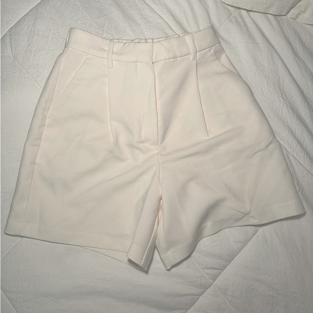 Abercrombie Ultra High Rise Tailored Shorts Size XS White